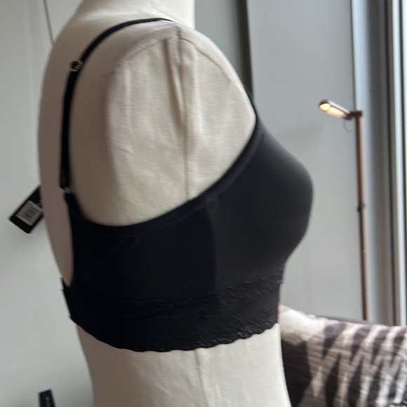 New Natori Bliss Perfection Contour Soft Cup Bralette in Black (723154) - Picture 4 of 9